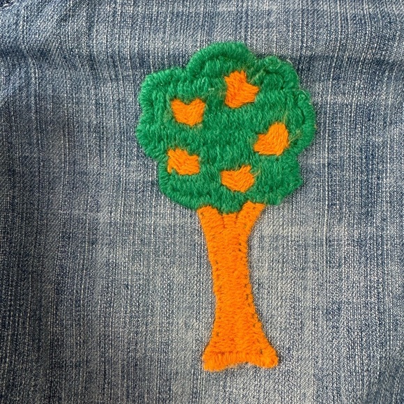 Levi’s cutoff Shorts Festival Denim Tree & Berry Appliqué SZ 4 - Picture 5 of 6